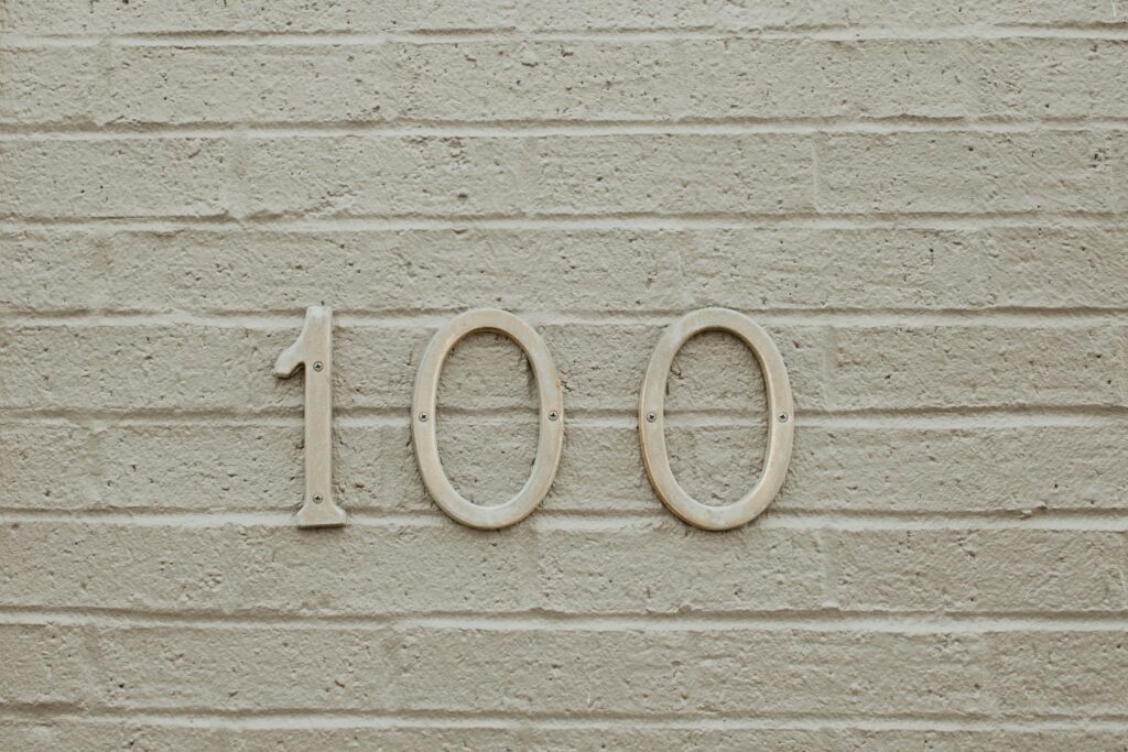 100